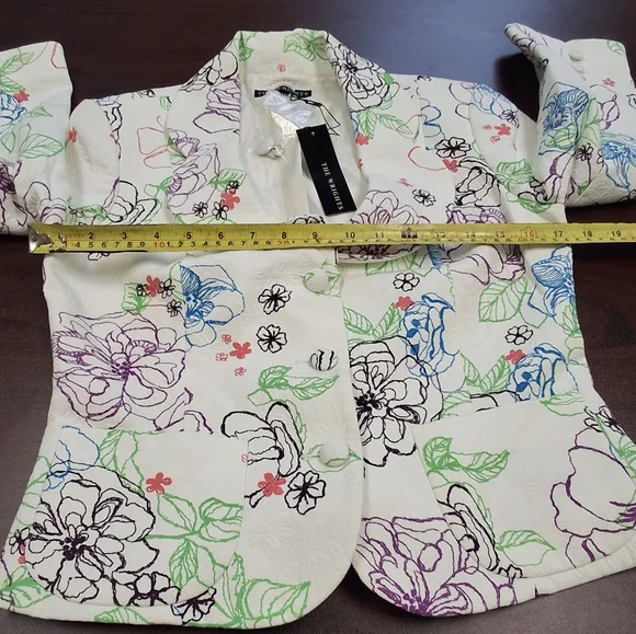 Blazer - Picture 6 of 7